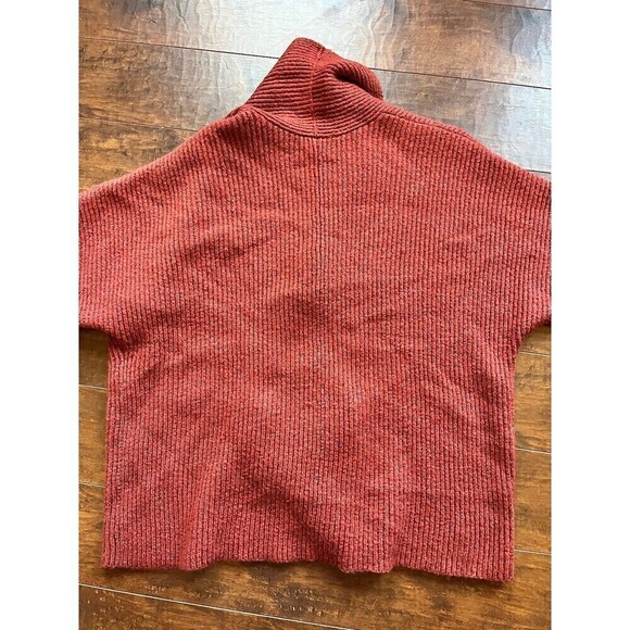 Cabi Rosewood Button wrap Sweater Womens Size Small - Picture 6 of 7
